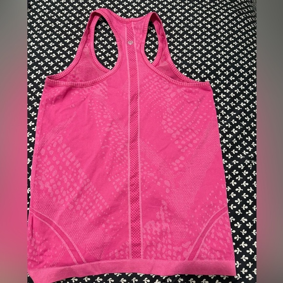Lululemon Pink Racerback Tank Top Size 8. EUC. - Picture 2 of 2